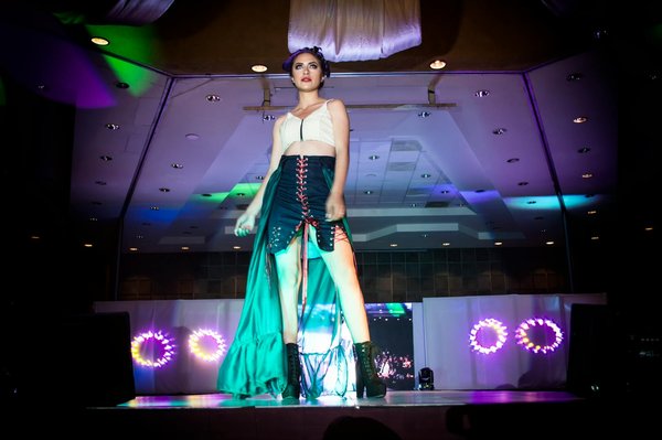 Comment sélectionner des bijoux en cristal pour des tenues de jour?