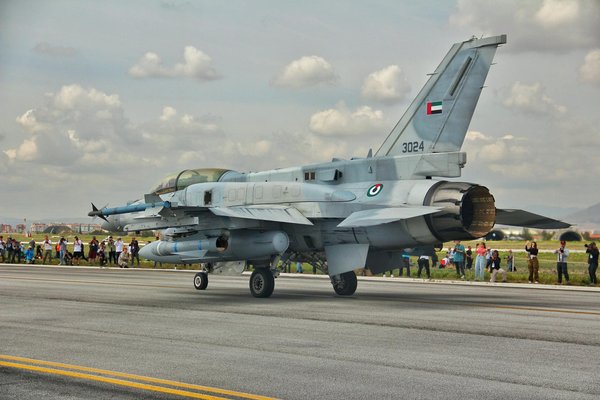 Comment harmoniser des accessoires en métal argenté avec des tenues de jour?