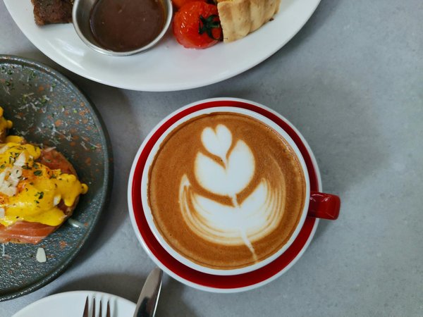 Quels conseils pour porter des chaussures à plateforme sans alourdir la silhouette?